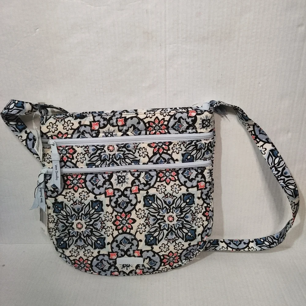 Vera Bradley Trio zip Hipster Purse Lisbon Medallion NEW Quilted blue White - Picture 3 of 10